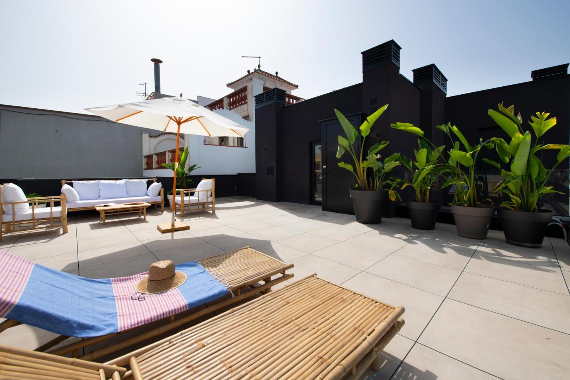 Apartamentos Balisse Castelldefels Exterior photo